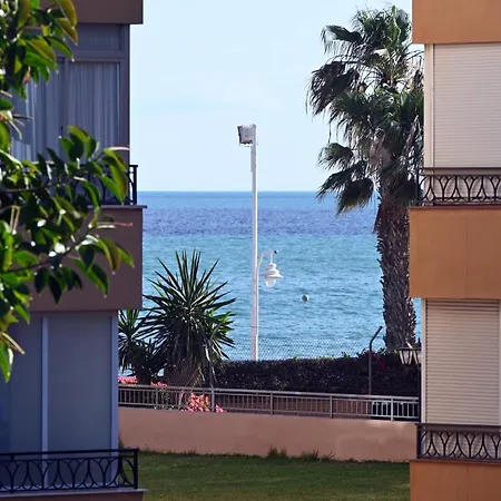Wonderstays Lucia Villa