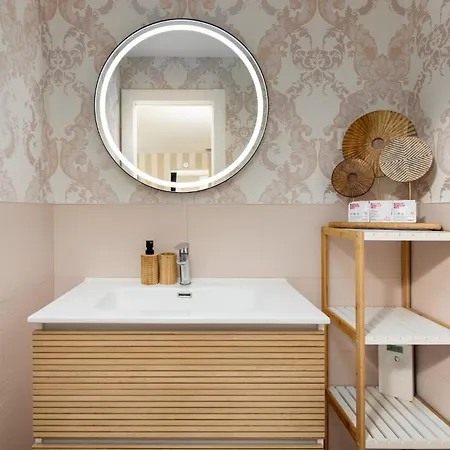 Wonderstays Lucia