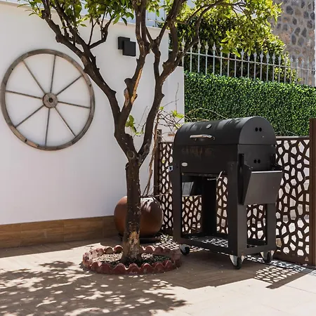 Wonderstays Lucia Villa *