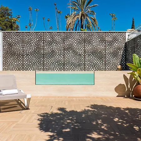 Wonderstays Lucia Villa *