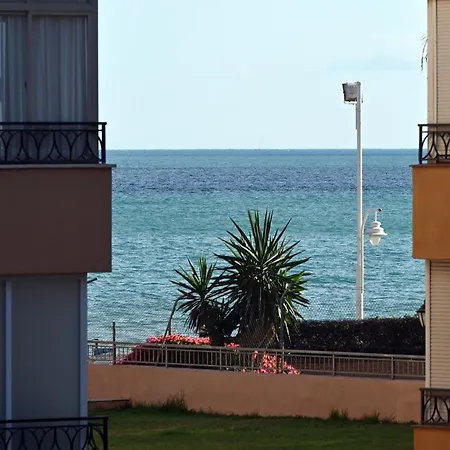 Wonderstays Lucia Villa *