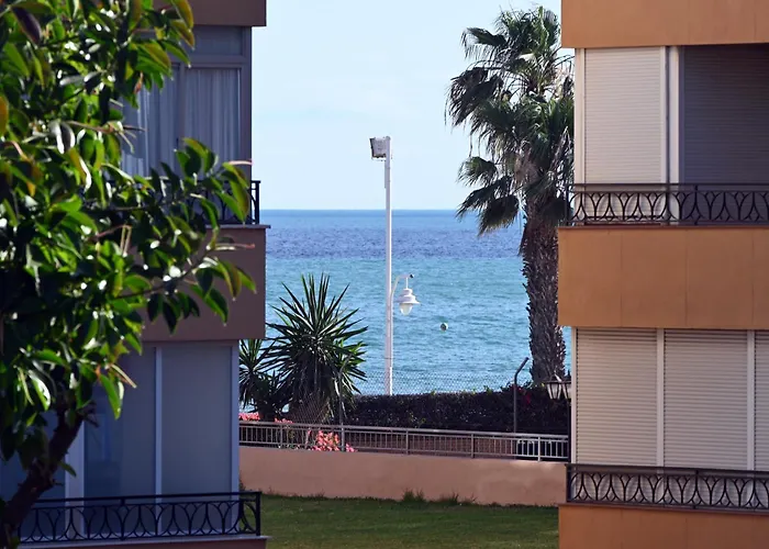 Wonderstays Lucia Villa
