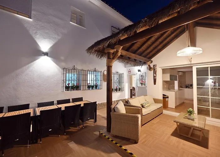 Wonderstays Lucia Villa *