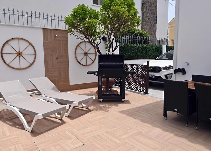 Wonderstays Lucia Villa