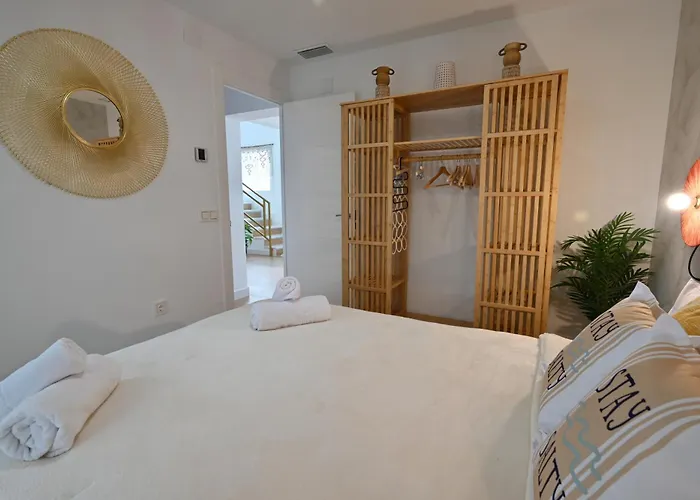 Wonderstays Lucia Villa *