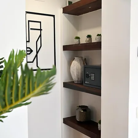 Вилла Wonderstays Lucia *
